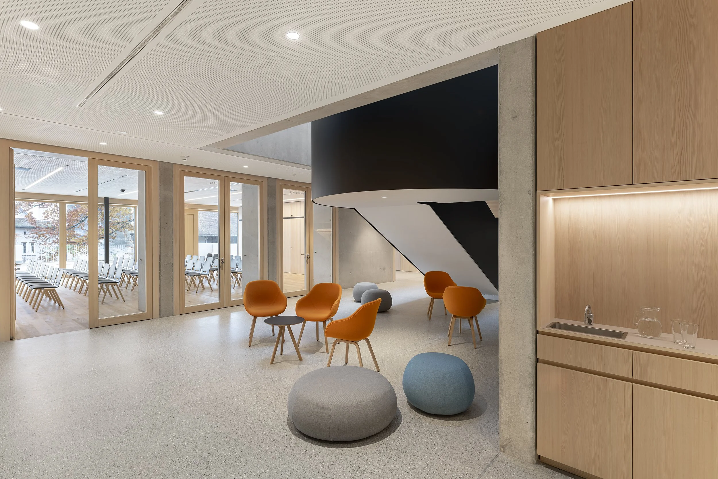 Architekturfoto-Zentrum-St. Vincenz-Begegnung-Nina-Baisch.jpg