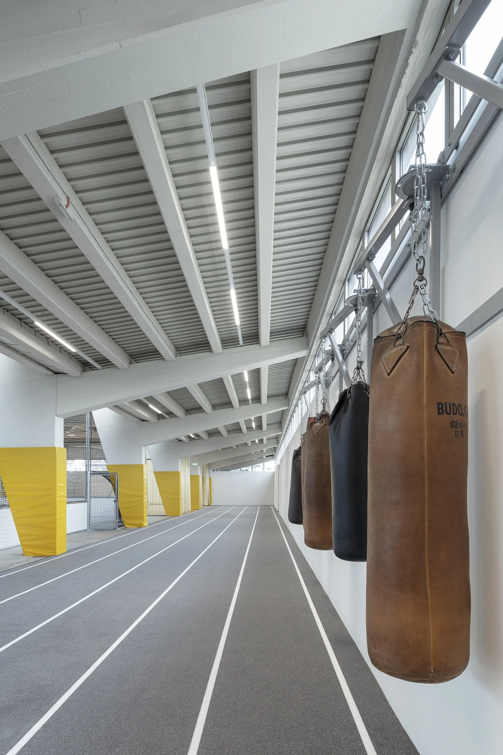 Architekturfoto-Umbau-Messehalle-ZH-Boxen-Nina-Baisch.jpg
