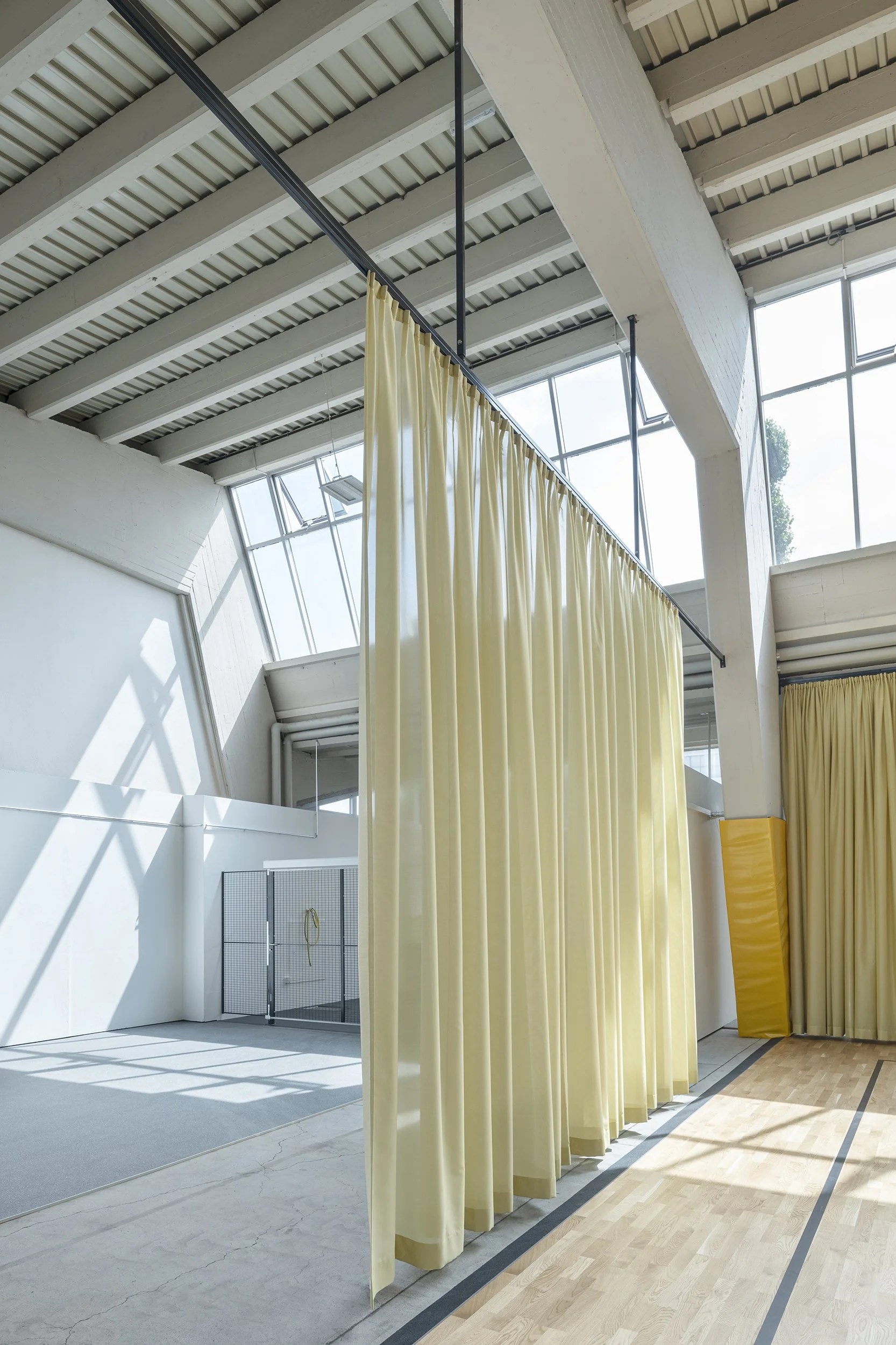 Architekturfoto-Umbau-Messehalle-ZH-Tanzen-Nina-Baisch.jpg