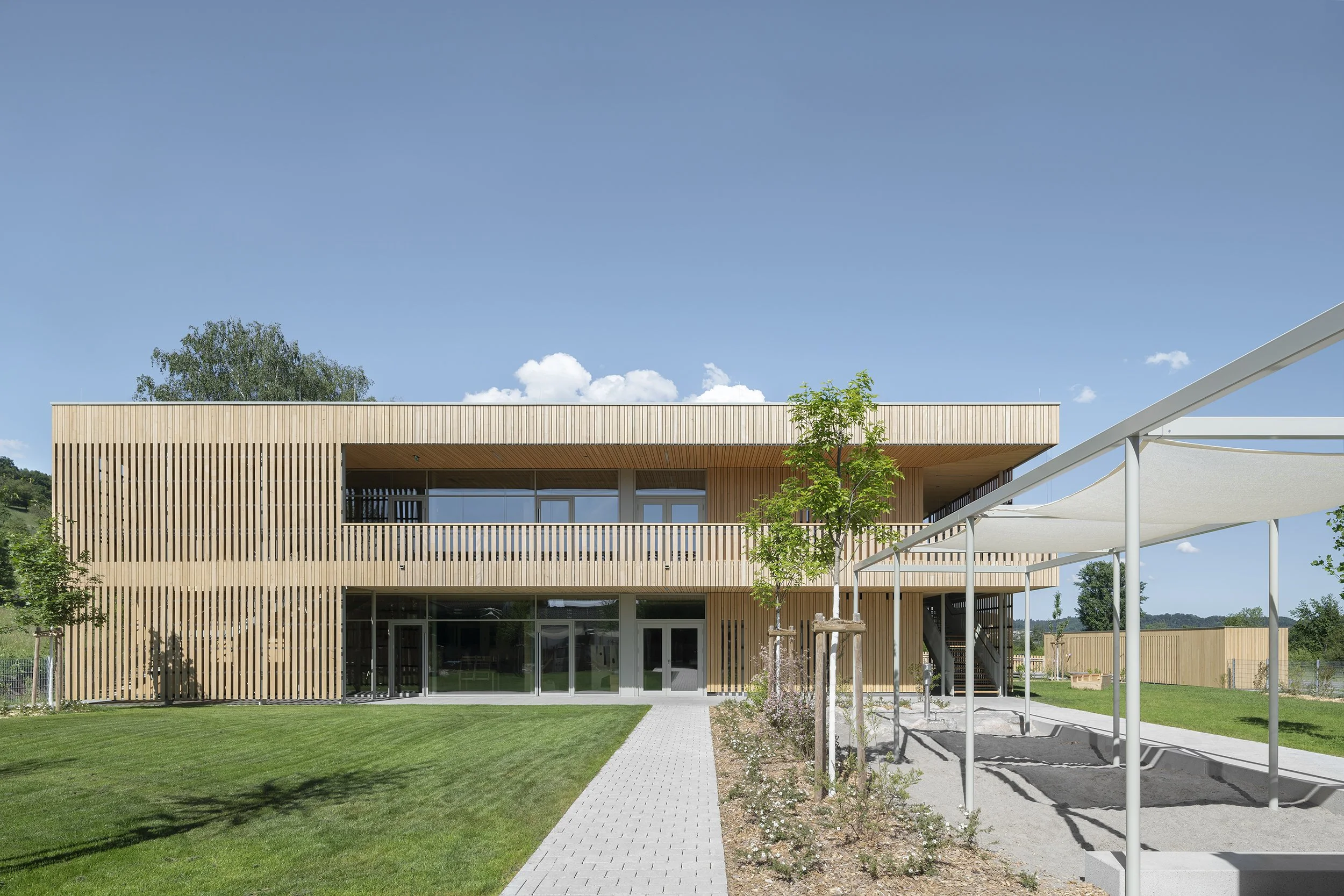Architekturfoto-Kita-Dogern-Garten-Nina-Baisch.jpg