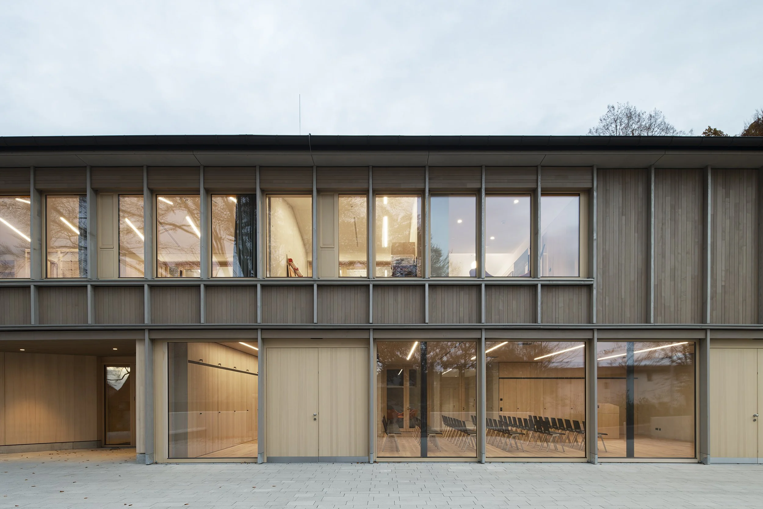 Architekturfoto-Zentrum-St. Vincenz-Fassade-Nina-Baisch.jpg