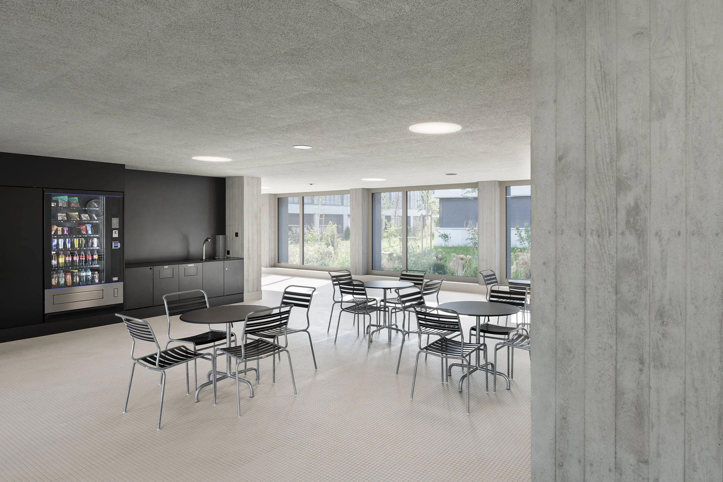 Architekturfoto-FFB-Bistro-Hof-Nina-Baisch.jpg