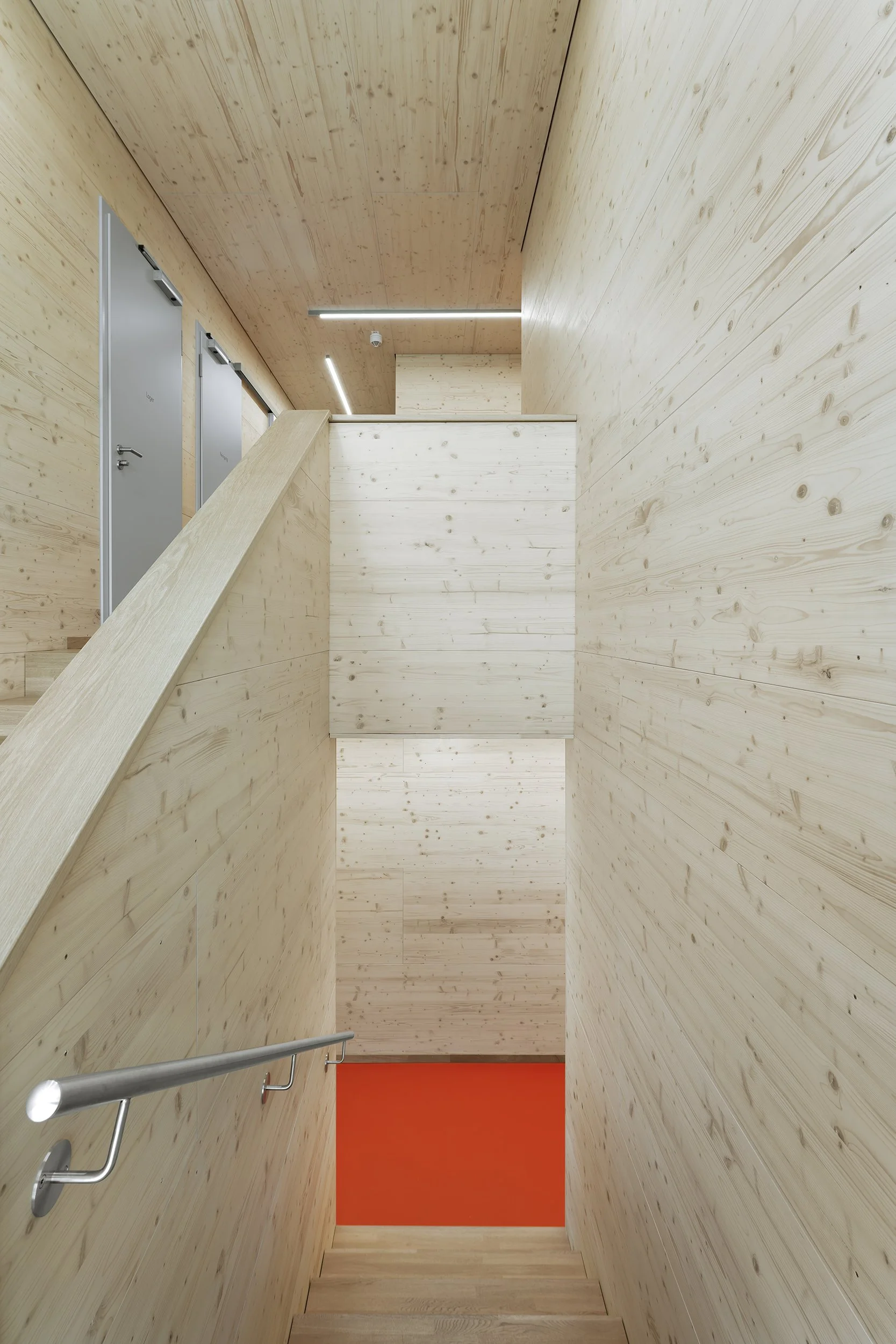 Architekturfoto-Feuerwehr-Treppenhaus-Nina-Baisch.jpg
