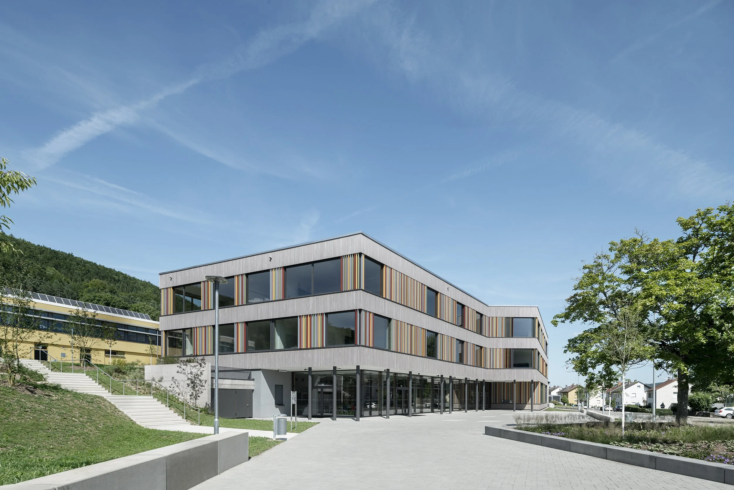 Architekturfoto-Schulcampus-Blumberg-Eingang-Nina-Baisch.jpg