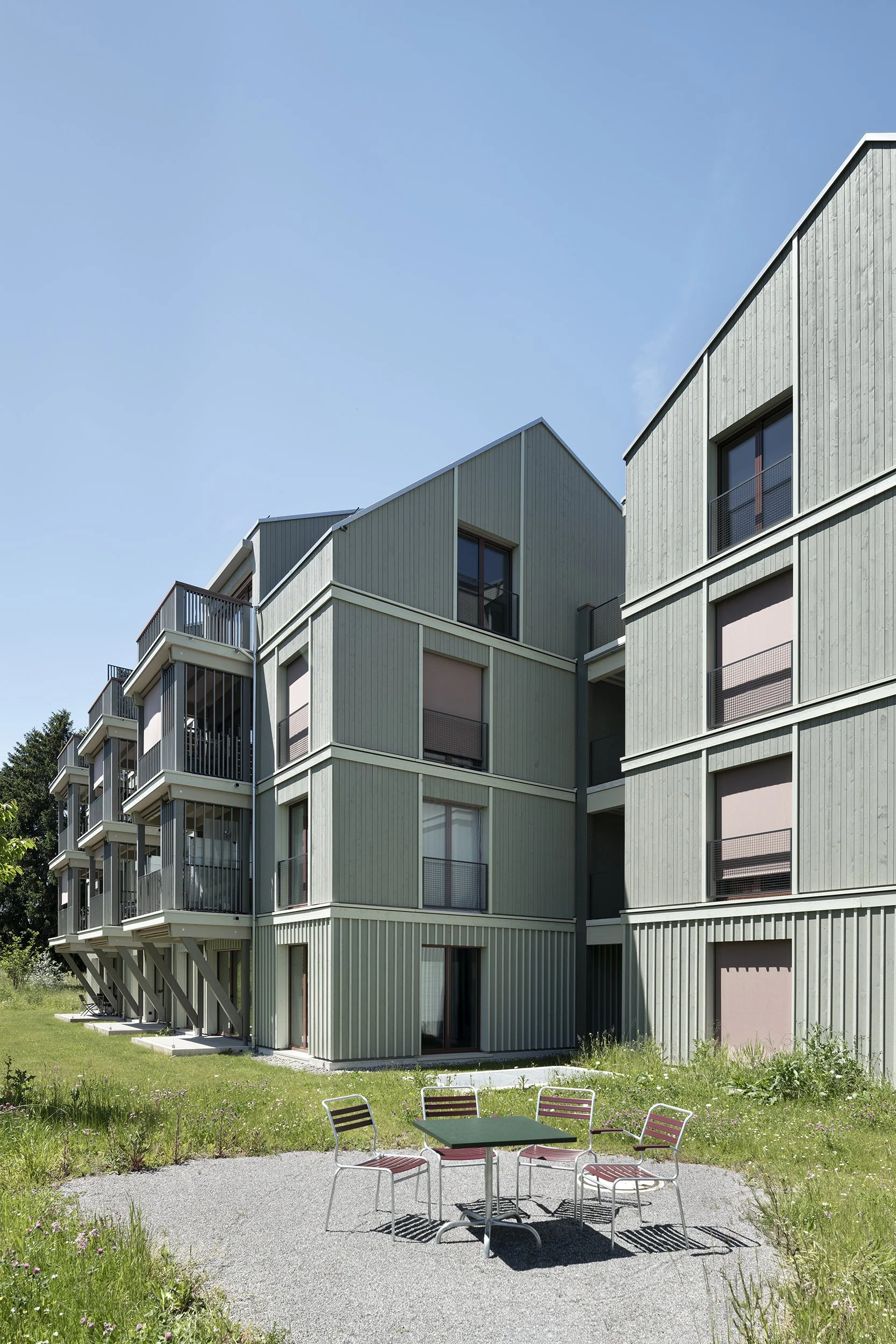 Architekturfoto-Wohnen-Gossau-Balkone-Nina-Baisch.jpg