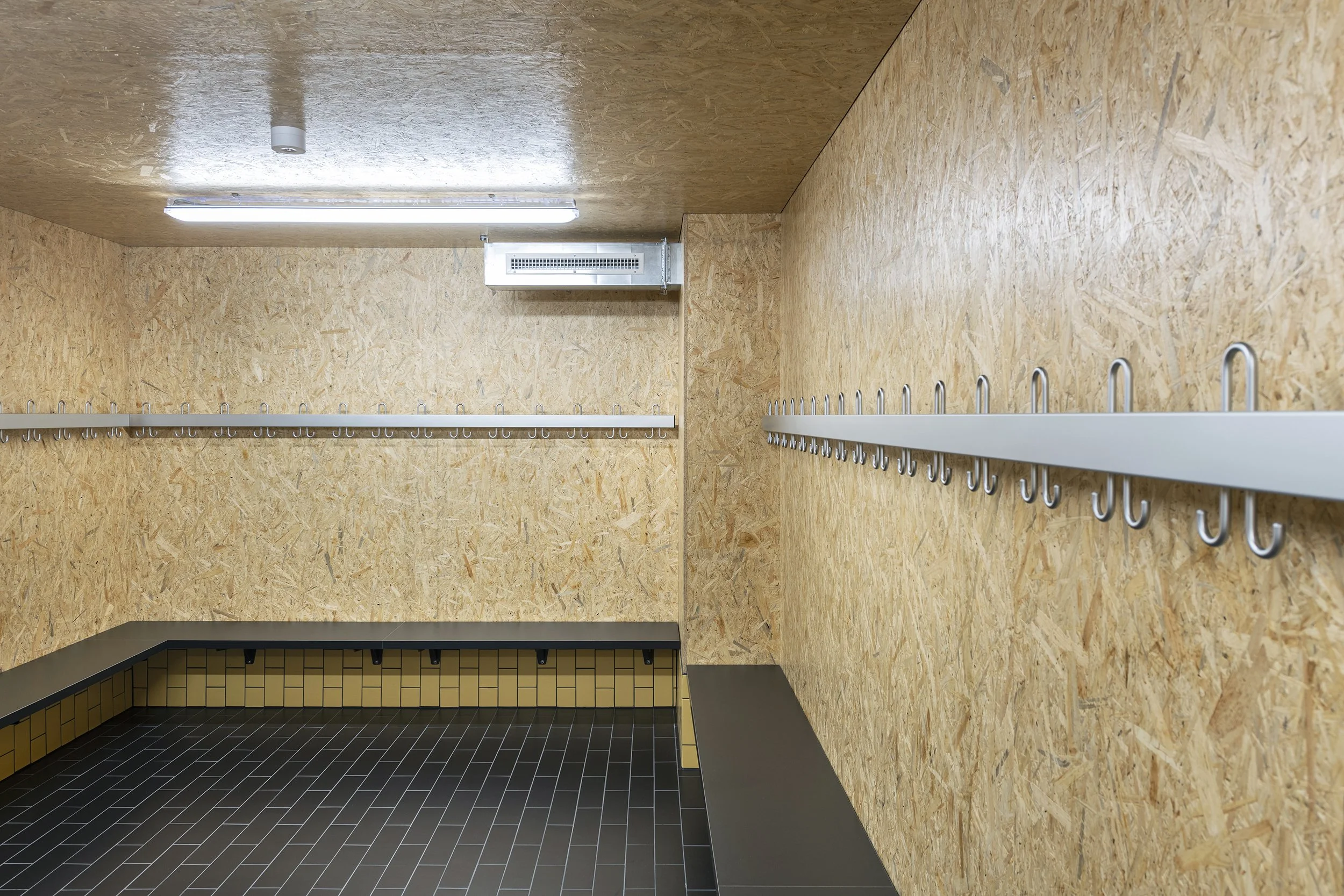 Architekturfoto-Umbau-Messehalle-ZH-Umkleide-Nina-Baisch.jpg