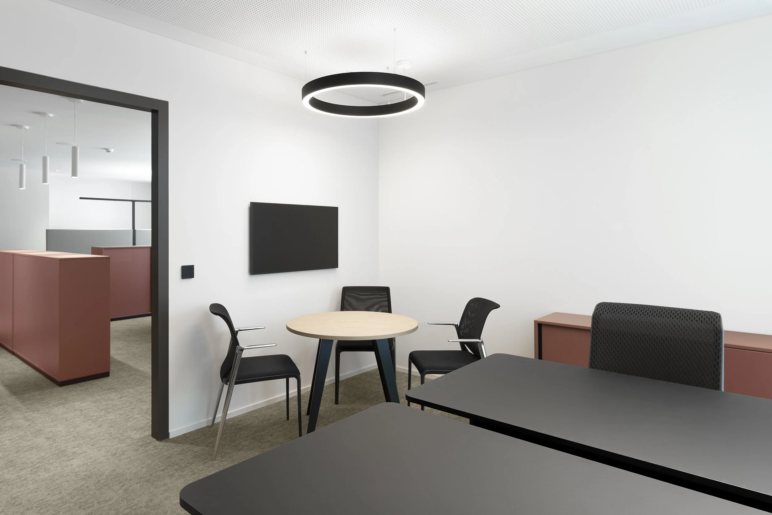 Architekturfoto-Raifeisenbank-Büro-Nina-Baisch.jpg