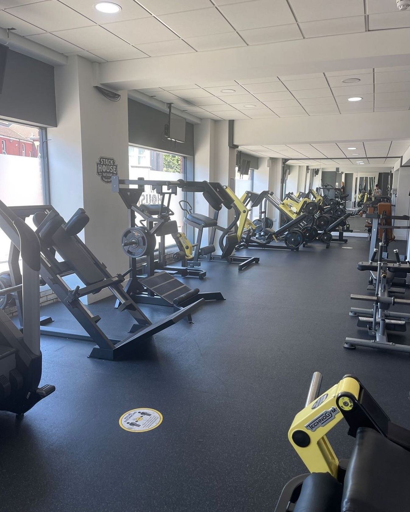 Have you seen our leg area? @stackhousegym_westcliff 

Train those twigs into tree trunks by using these amazing machines!

Our specific leg machines include:
- Hack Squat
- Leverage Squat
- Standing Hamstring Curl
- Glute Kick Back
- Leg Press
- Squ