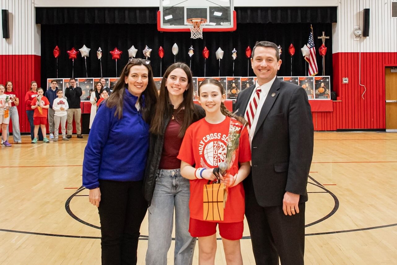 On Thursday, February 5, the 6th grade boys and girls basketball teams celebrated senior night and played against eachother in a game. We will miss you 6th graders! ❤️🤍