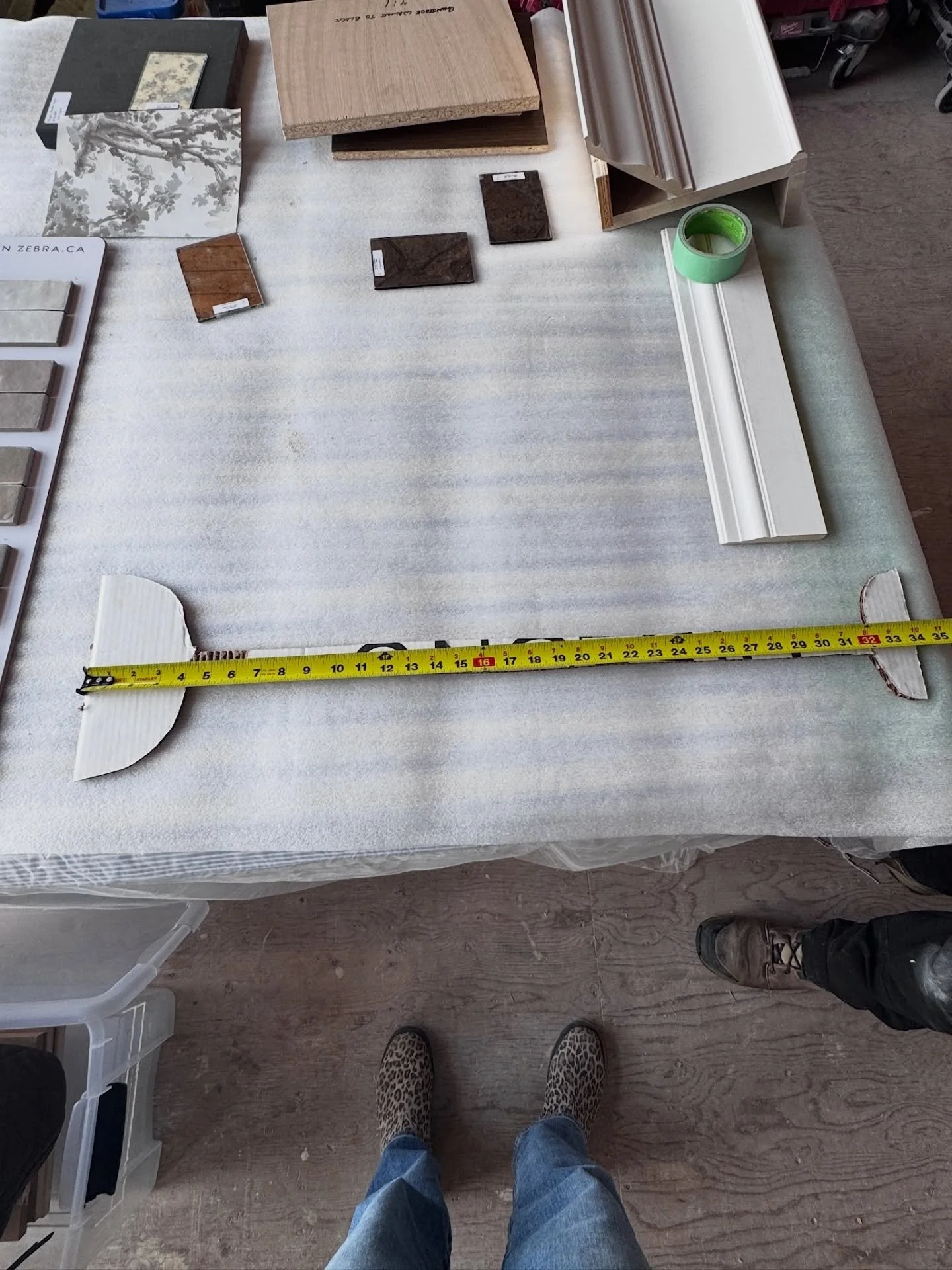 That&rsquo;s a wrap on the week! 🎉

This week was full of site visits, interior design renderings, client presentations, and organization with our trusted trades! 

Swipe to catch some behind-the-scenes moments of the crew making our clients vision 