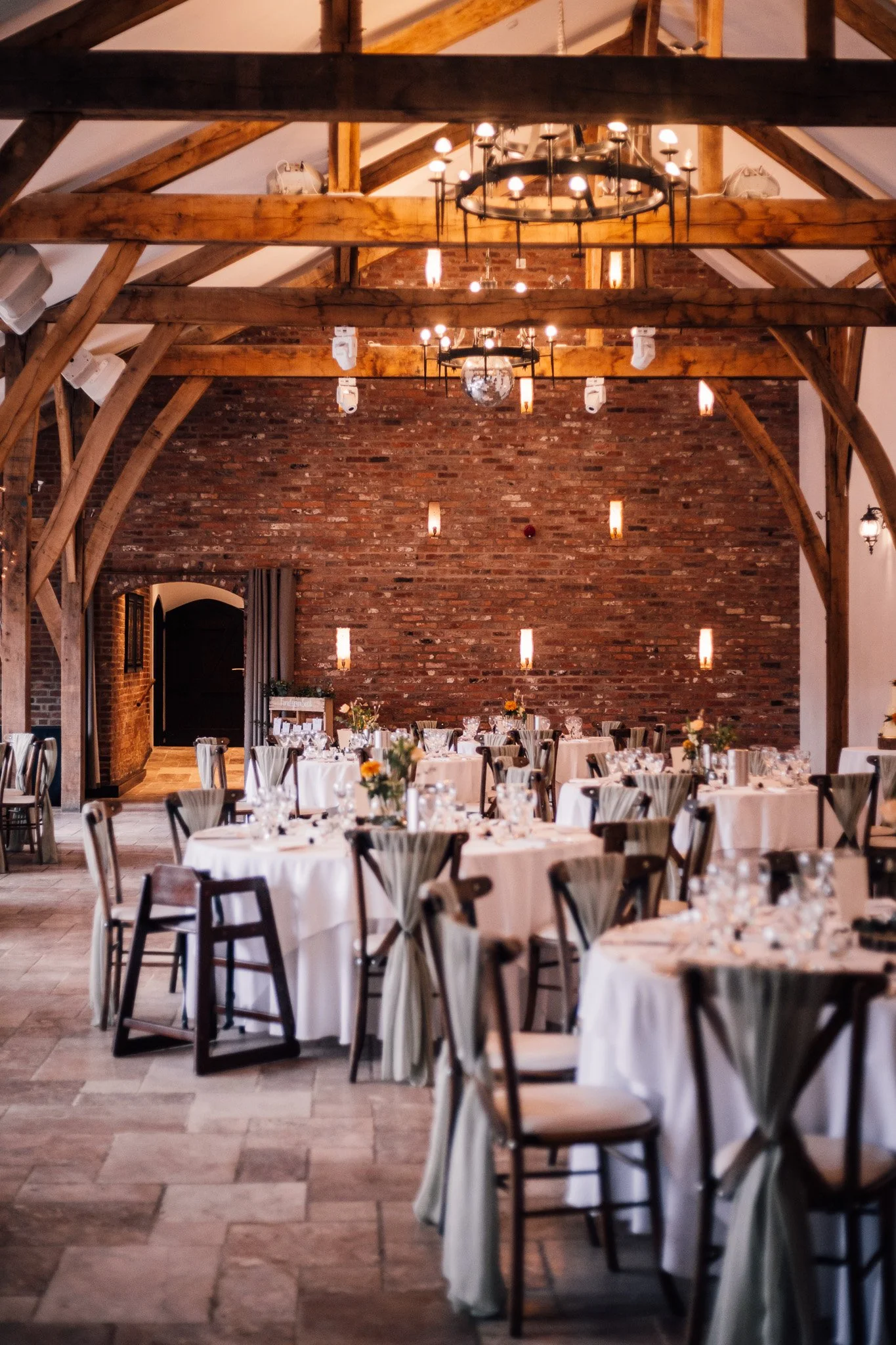 wedding decor at swancar farm country house in nottingham