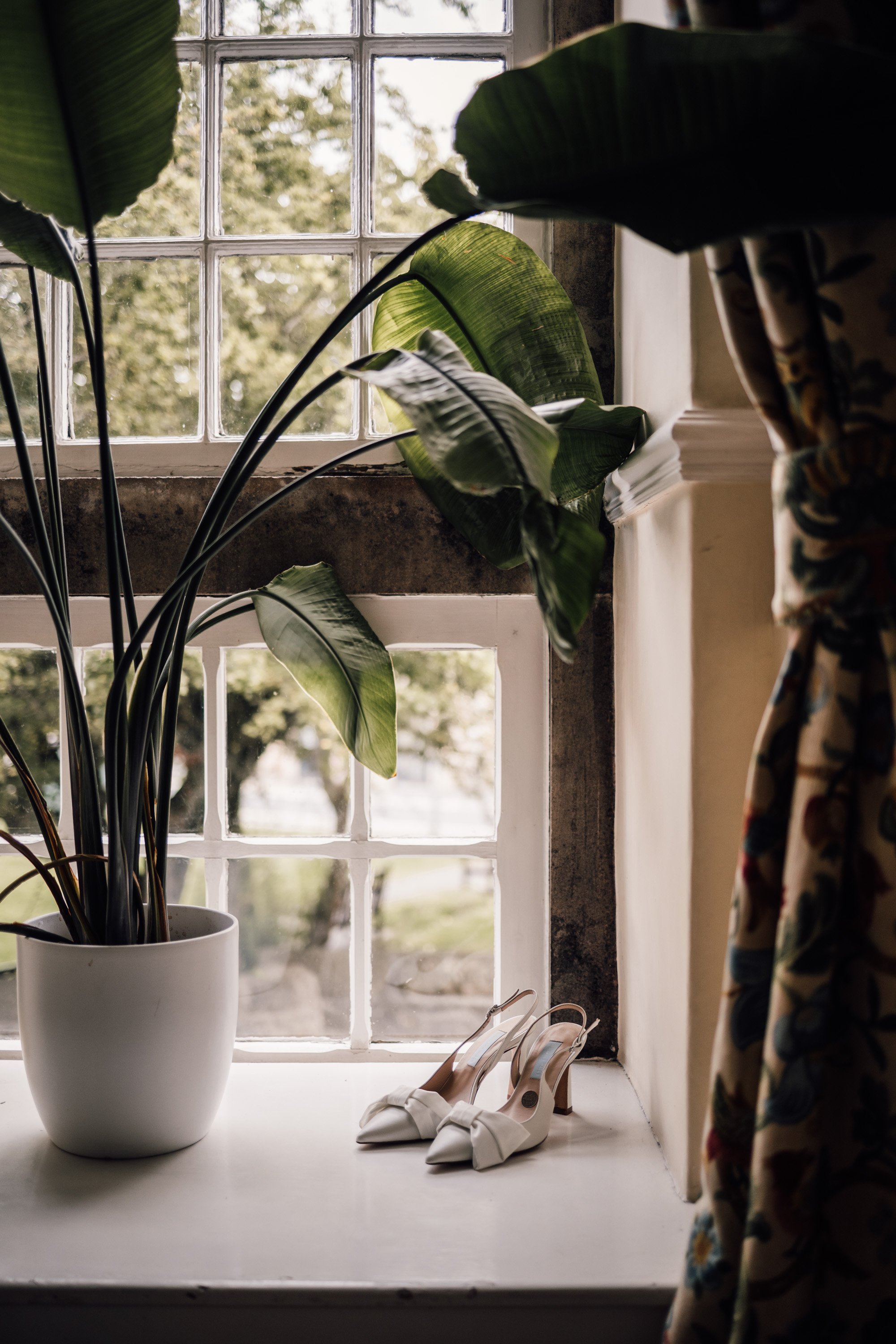 Elegant luxury wedding ceremony in the Peak District countryside near Hathersage