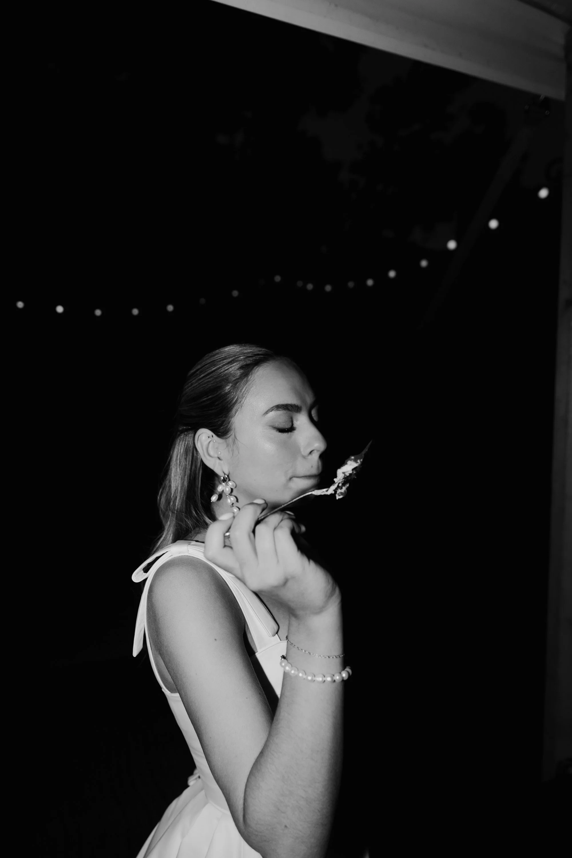 Peak District wedding photographer capturing a stylish summer wedding near Hathersage