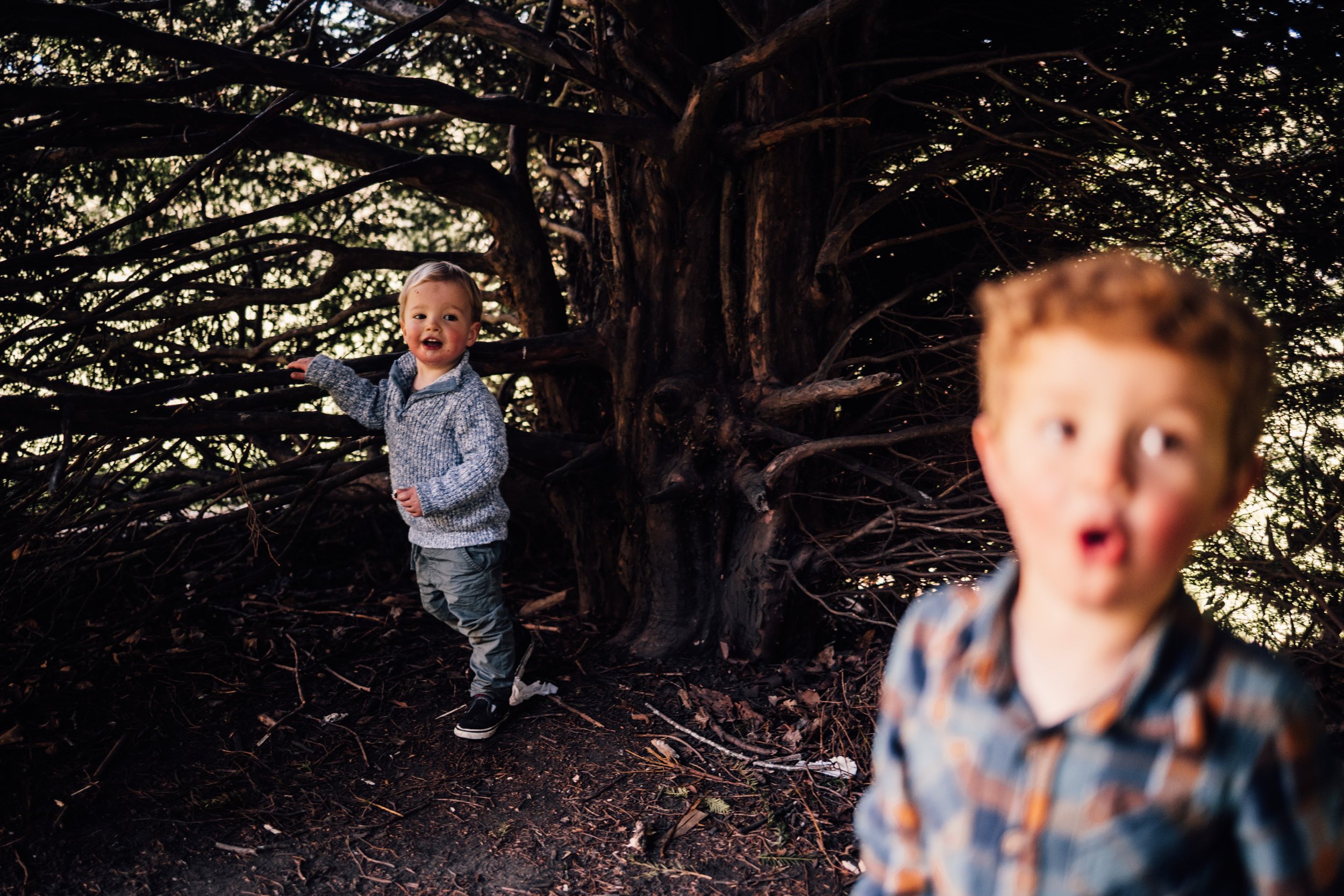 Candid family photo session in derbyshire