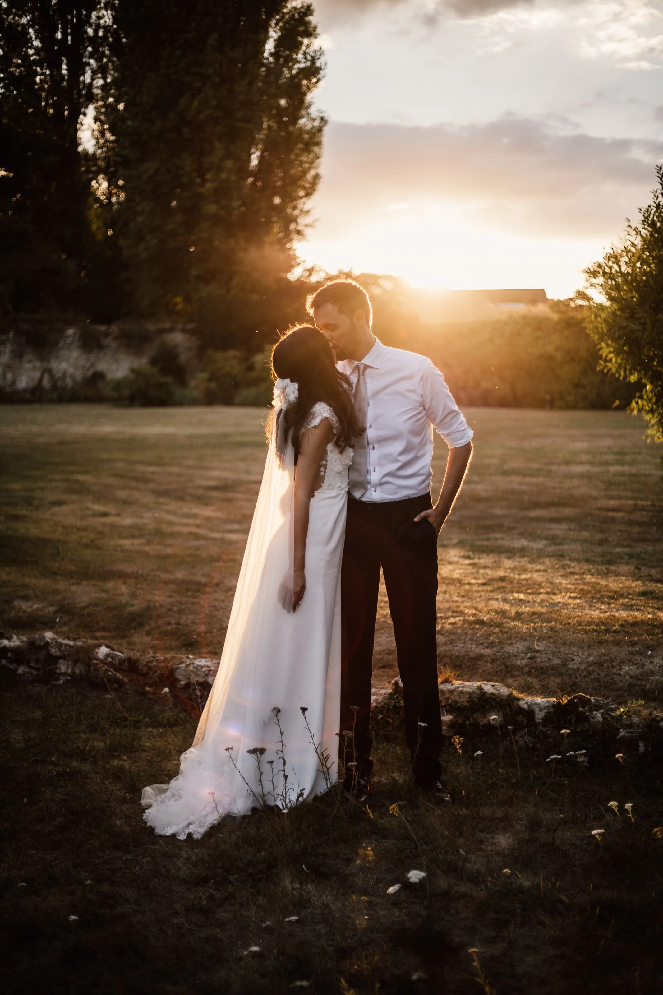Notley Abbey golden hour wedding photos