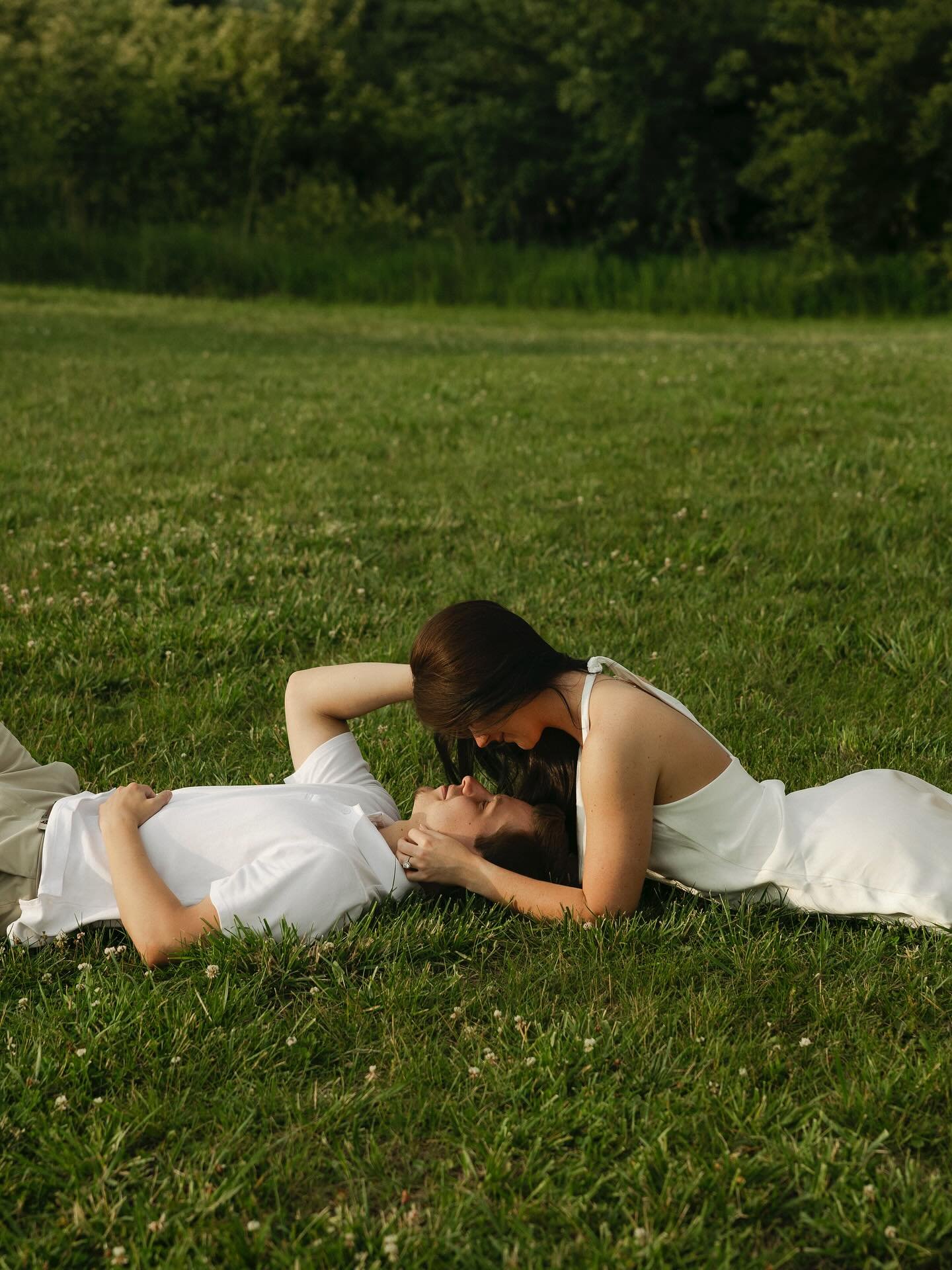Courtney &amp; Quinton met in college, and their love still feels just as giddy and grounded as a first date.

We wandered through the soft grasses of Chalco Hills just before golden hour&mdash;laughing, barefoot, and wrapped up in the kind of sweet,