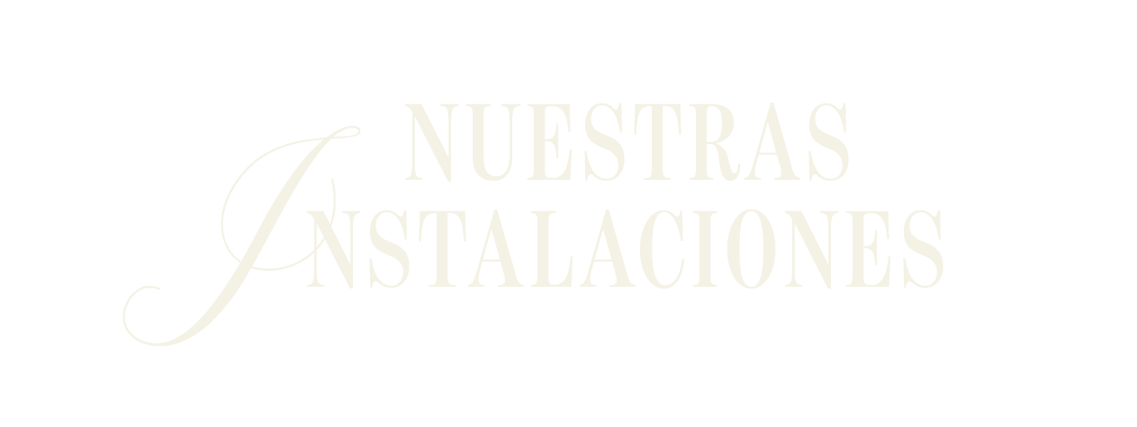 Texto en blanco y negro que dice 'Nuestras Instalaciones'