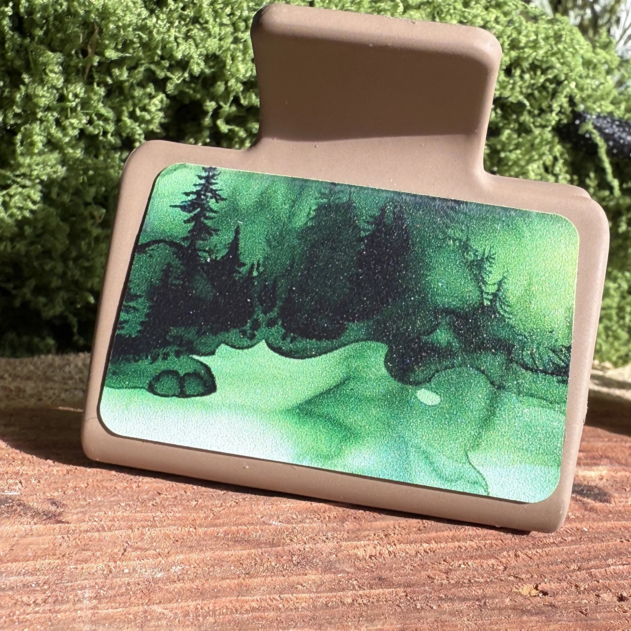 Horizontal Green Forest and Mountain Claw Clips