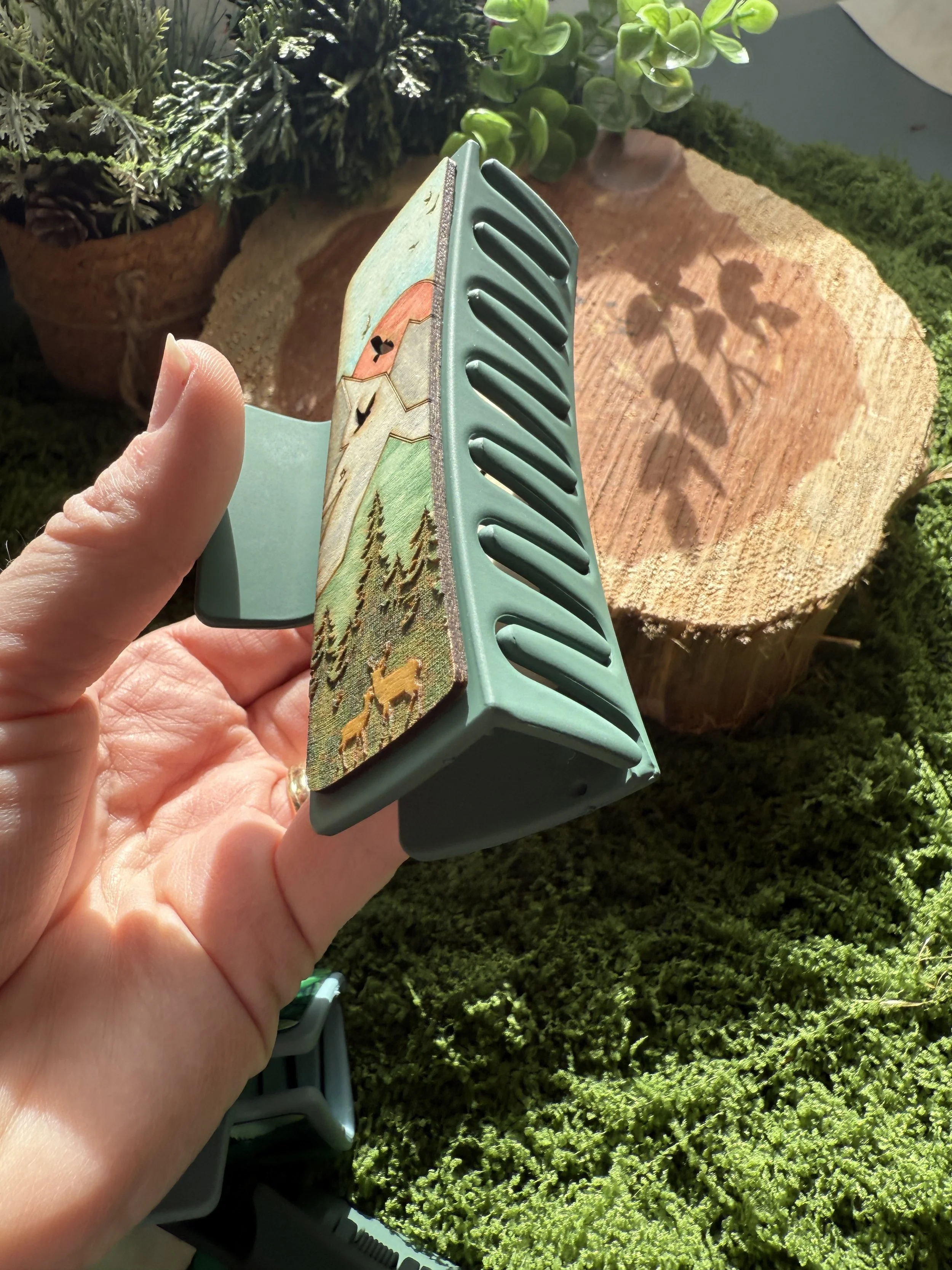 side view of 4 inch clip