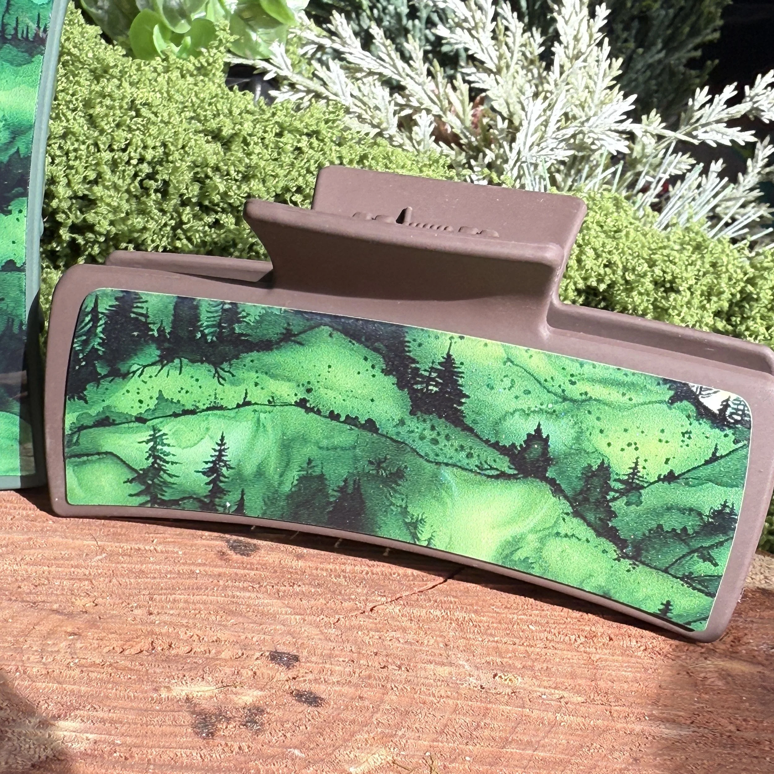 Horizontal Green Forest and Mountain Claw Clip