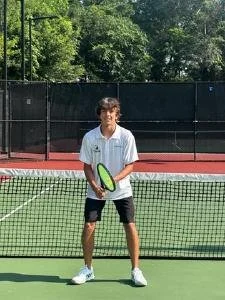 Coach Joshua instructing pickleball in Dallas, TX, guiding beginner and intermediate players with enthusiasm and strong coaching experience.