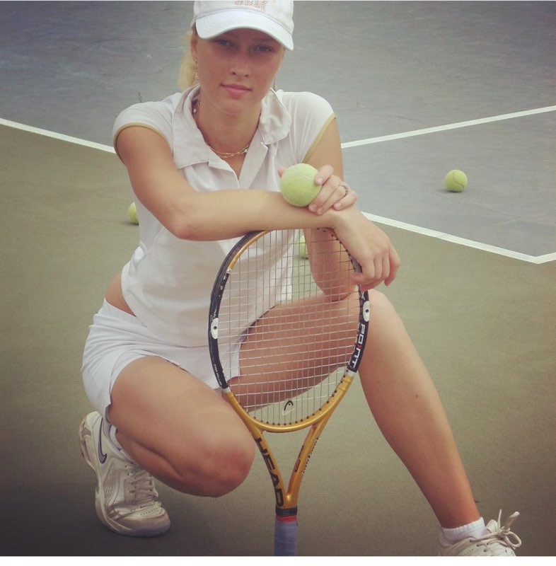 Coach Nadzeya teaching tennis at Franco Racquet Sports in Dallas, TX, former IMG Bollettieri Academy player from Belarus