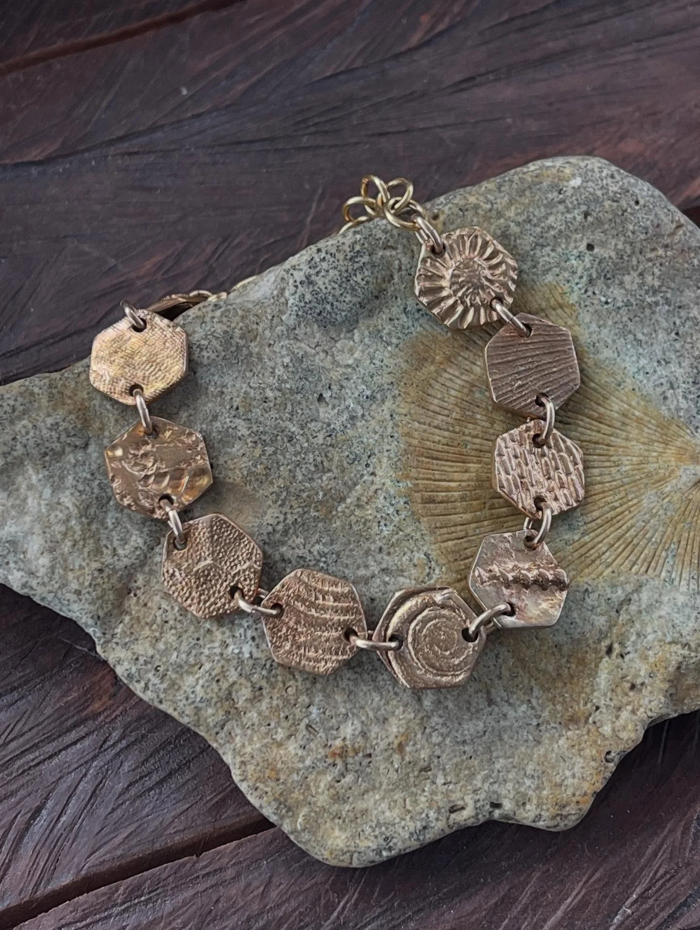 Gifts that will leave an impression!

Find these items and so much more available now on the website! Order by December 17th to ensure arrival for Christmas gifting 🎁 

www.ozarkimpressionsjewelry.com
&amp; link in bio