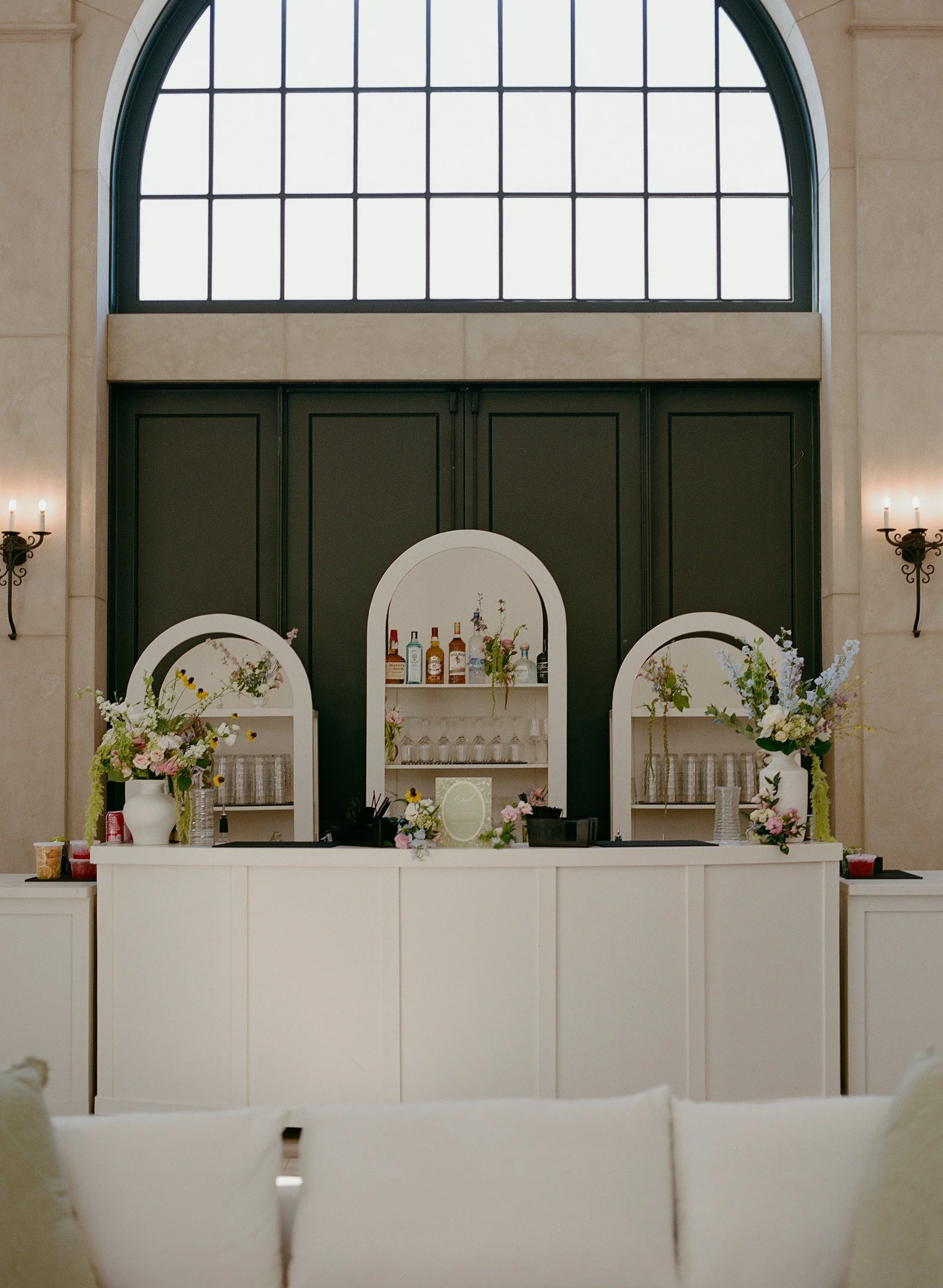 Saje Photography Bar Flowers, Reception Flowers, Cocktail Flowers
