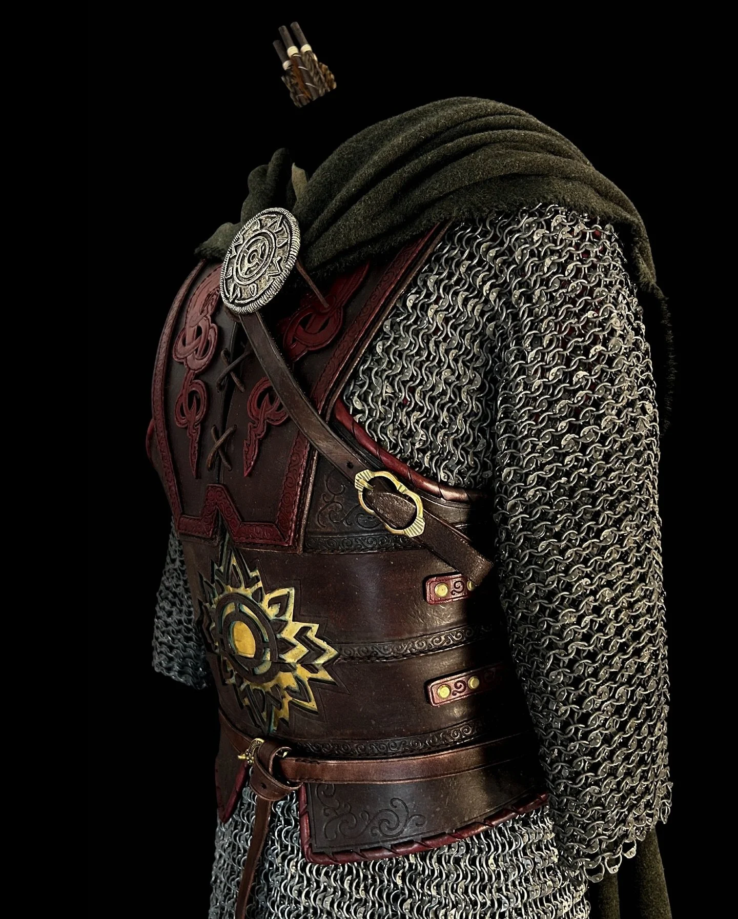 Rohirrim Costume | The Lord of the Rings | Costume Design

Details shots &mdash; We put extra care into using only natural materials for the costumes; pewter for casting brooches, hand-embossed and treated leather, hand-tooled brass-sheets, waxed thr