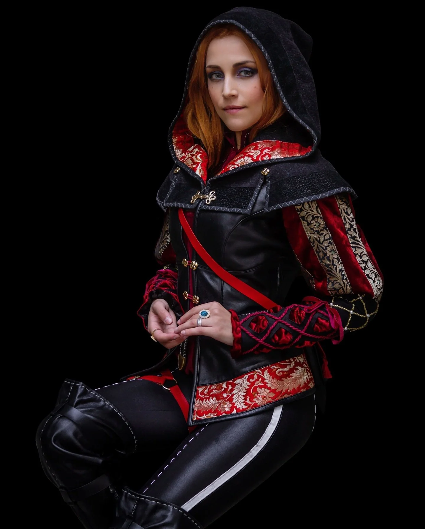 Anna Henrietta, The Witcher 3: Blood and Wine &mdash; Cosplay

This ensemble was entirely handmade with mainly leather, velvet, wool and brocade-fabrics. 

Costume : handmade by me (@tastenotwaste)
Photography : @leag_pix 

#annahenrietta #anarietta 