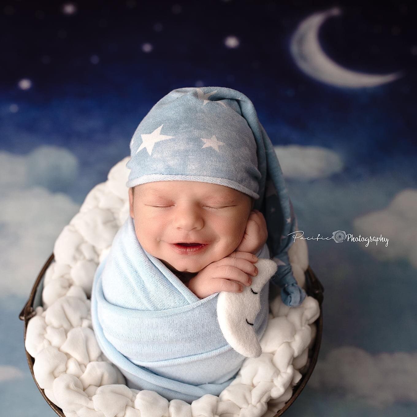 #moonandstars #babyboy #portagemichiganphotographer #kalamazoomichigan #kalamazoophotographer #babysmiles