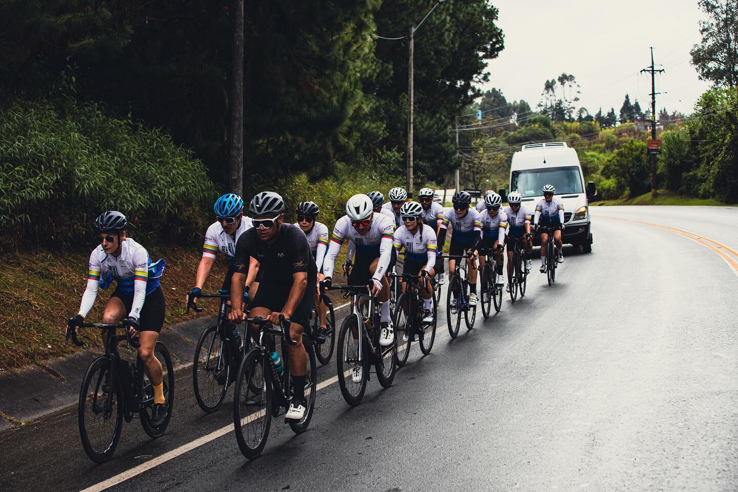 3R Cycling Experience rolling out under the escort of Movich ride leader Julian &amp; the Support Vehicle as they start the 3rd day of their camp&hellip; headed towards Cocorna to enjoy a breathtaking view in the clouds. 

@3r.cycling.experience 
@mo