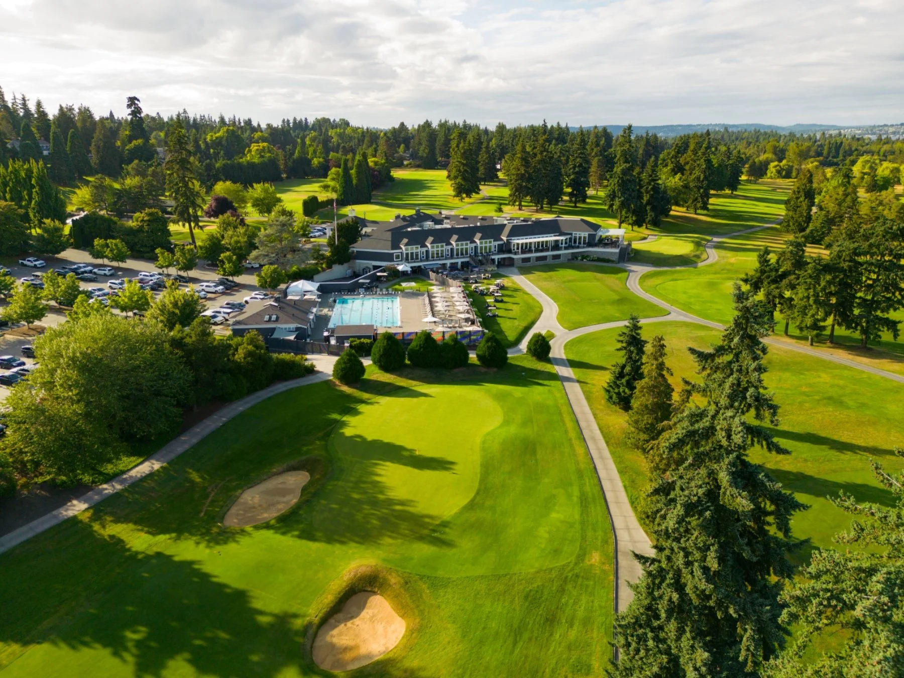 Overlake Golf and Country Club in Medina WA sprawling fairways and lakes that surround this stunning golf and country club community in Bellevue WA.jpg