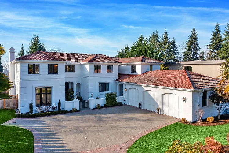 Ultra-luxury estates in Clyde Hill and Medina, Washington