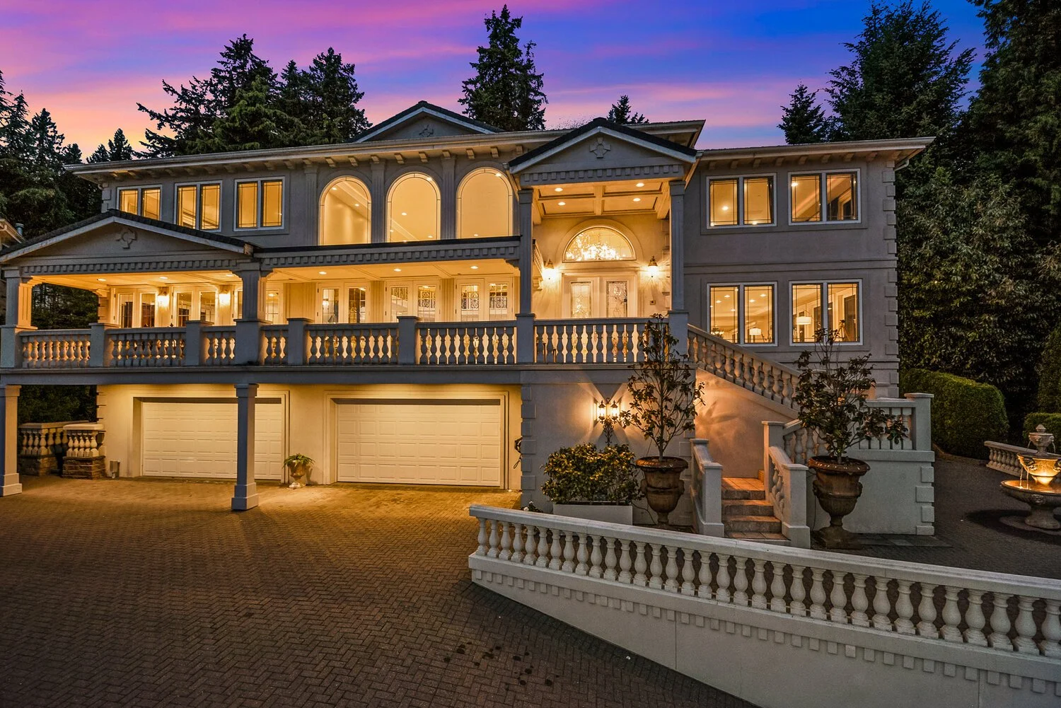 8487 NE Woodland Cove Drive Kirkland waterfront estate sold by Freddy Delgadillo