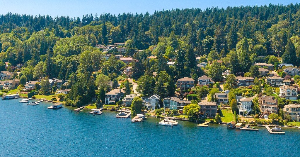 Exclusive Mercer Island waterfront estates on Lake Washington featuring private beaches, luxury amenities, and island privacy