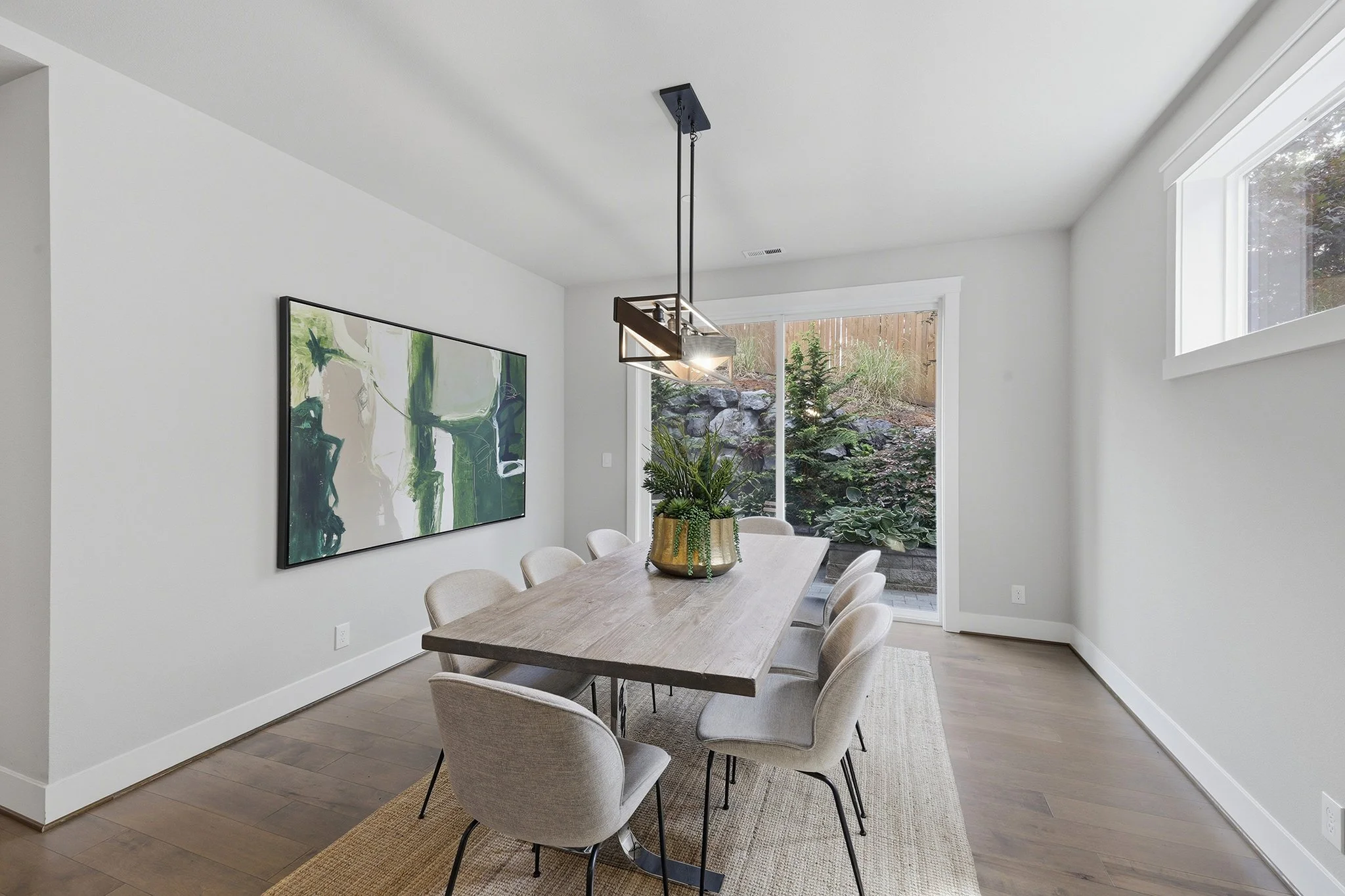 Bright dining nook with sliding door to backyard patio, Redmond WA Burnstead home