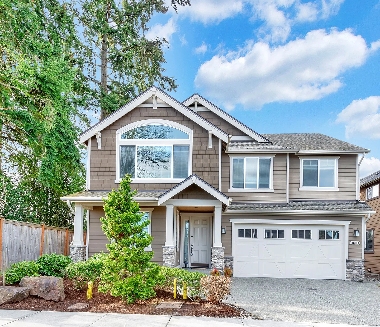 Bellevue luxury waterfront on Lake Washington - Sotheby's International Realty