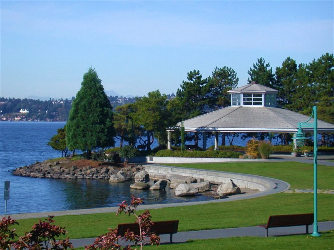 Downtown Kirkland waterfront park and marina, a popular Blue Angels viewing spot