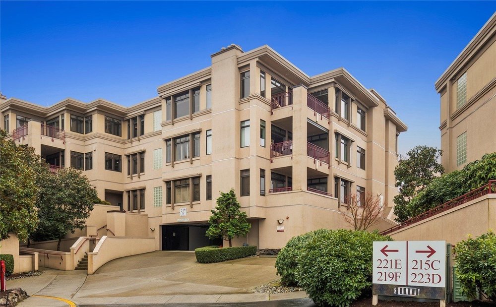 Shumway building exterior – premier luxury condominium address in Downtown Kirkland