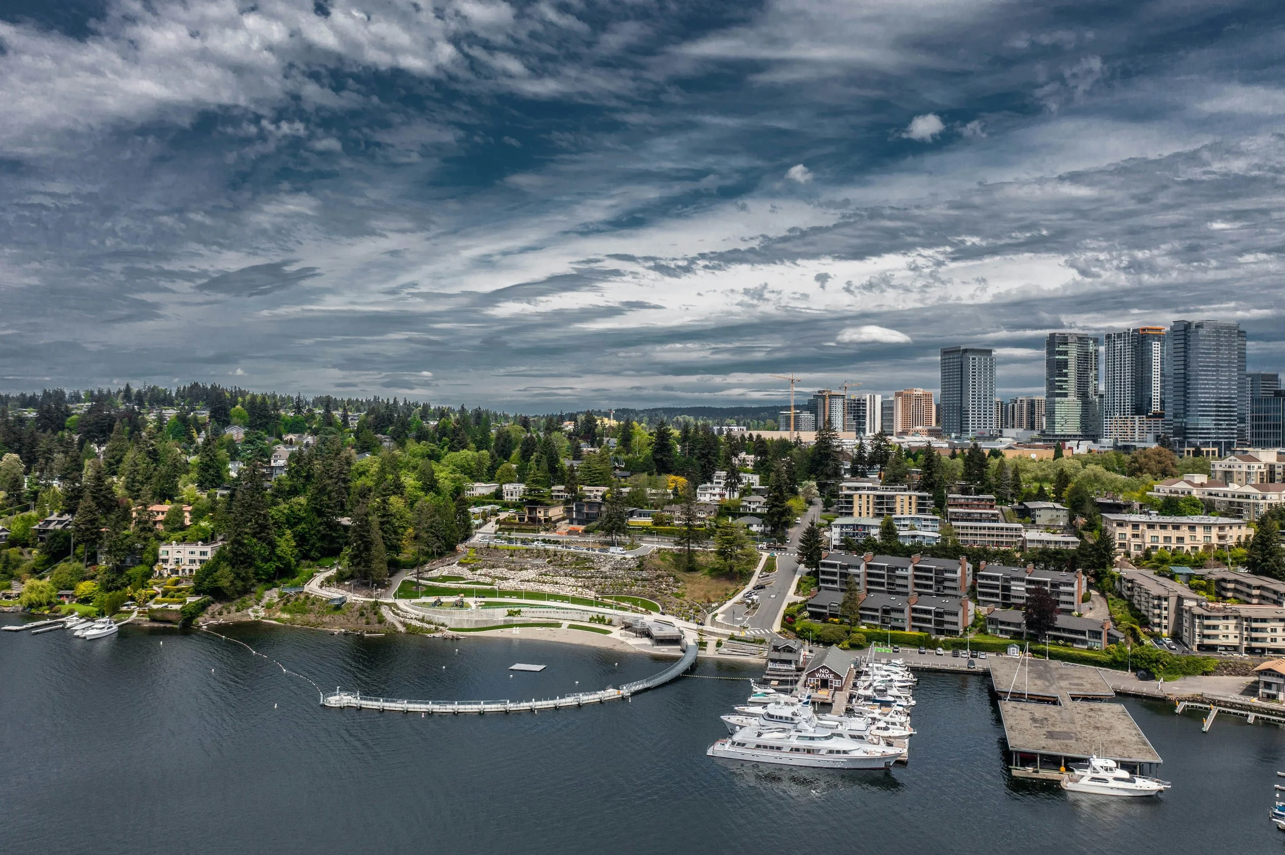 Aerial view of Lake Washington waterfront — Mercer Island and Bellevue luxury homes on the water