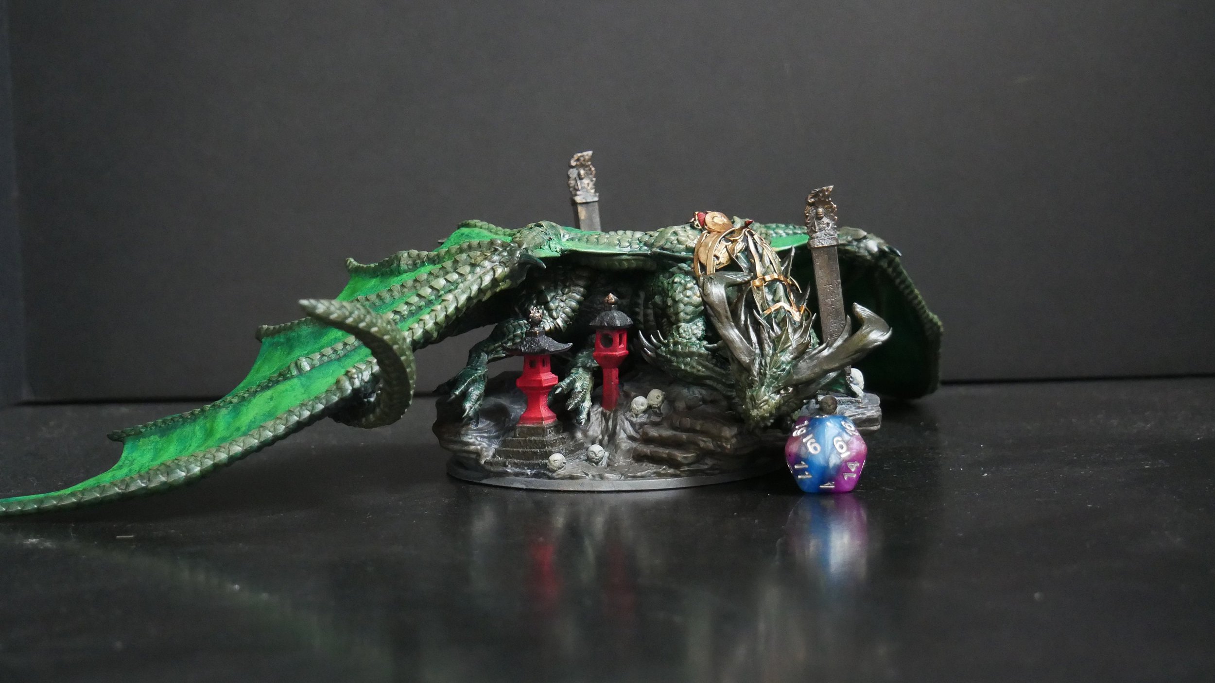 Gargantuan Green Dragon (resting) miniature | TTRG | RPG | DND
