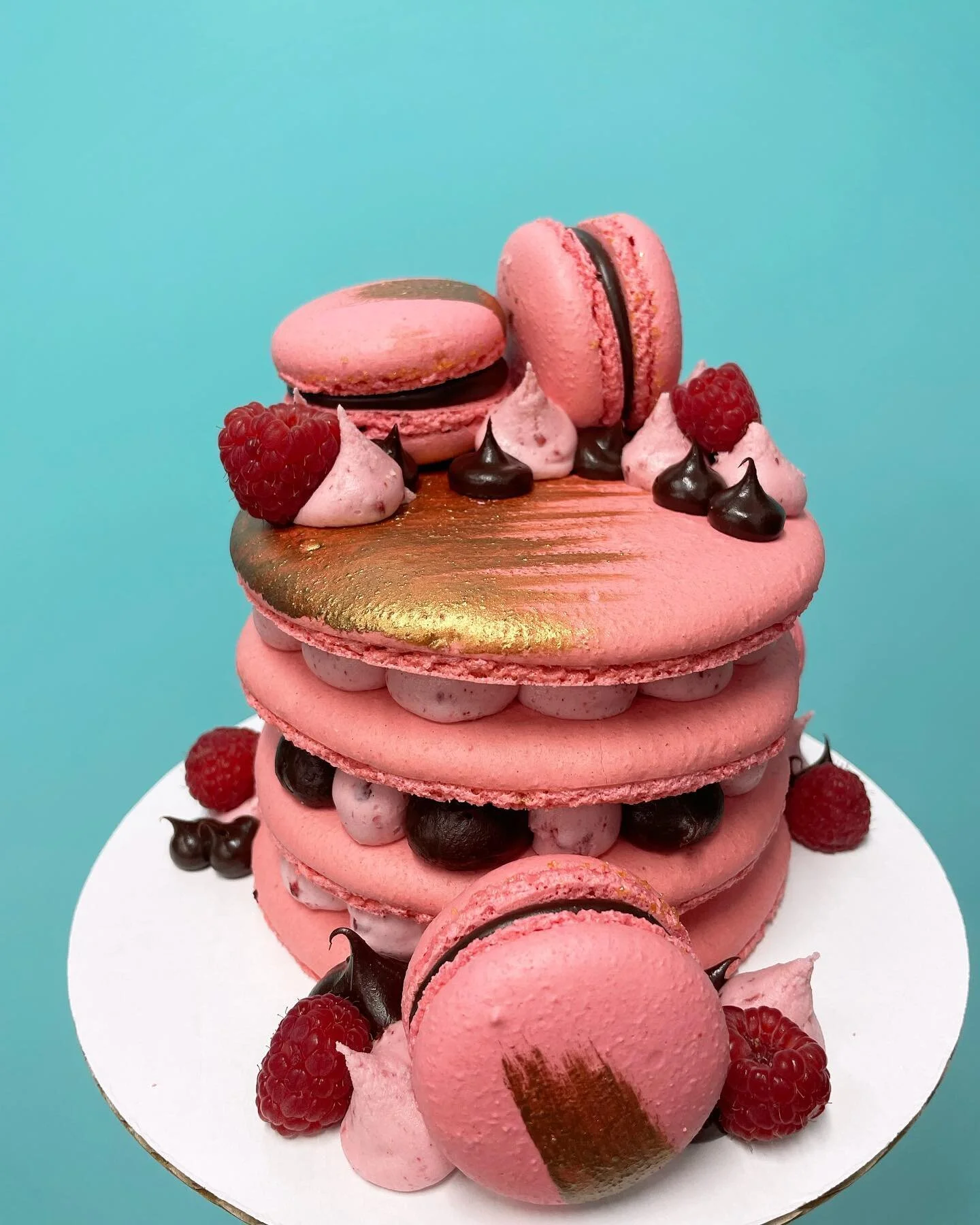 Just a little dairy-free macaron cake from a few weeks ago 💕

All of our products are always gluten-free, but we can work with other dietary and allergen restrictions, too!