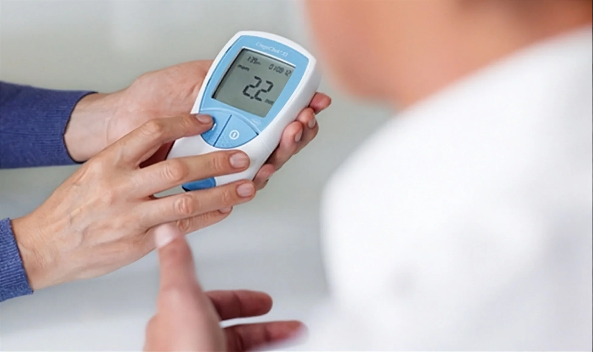 Roche CoaguChek XS PT/INR Meter Monitor Testing Kit (Pre-Owned) - ** Online SALE $345 **