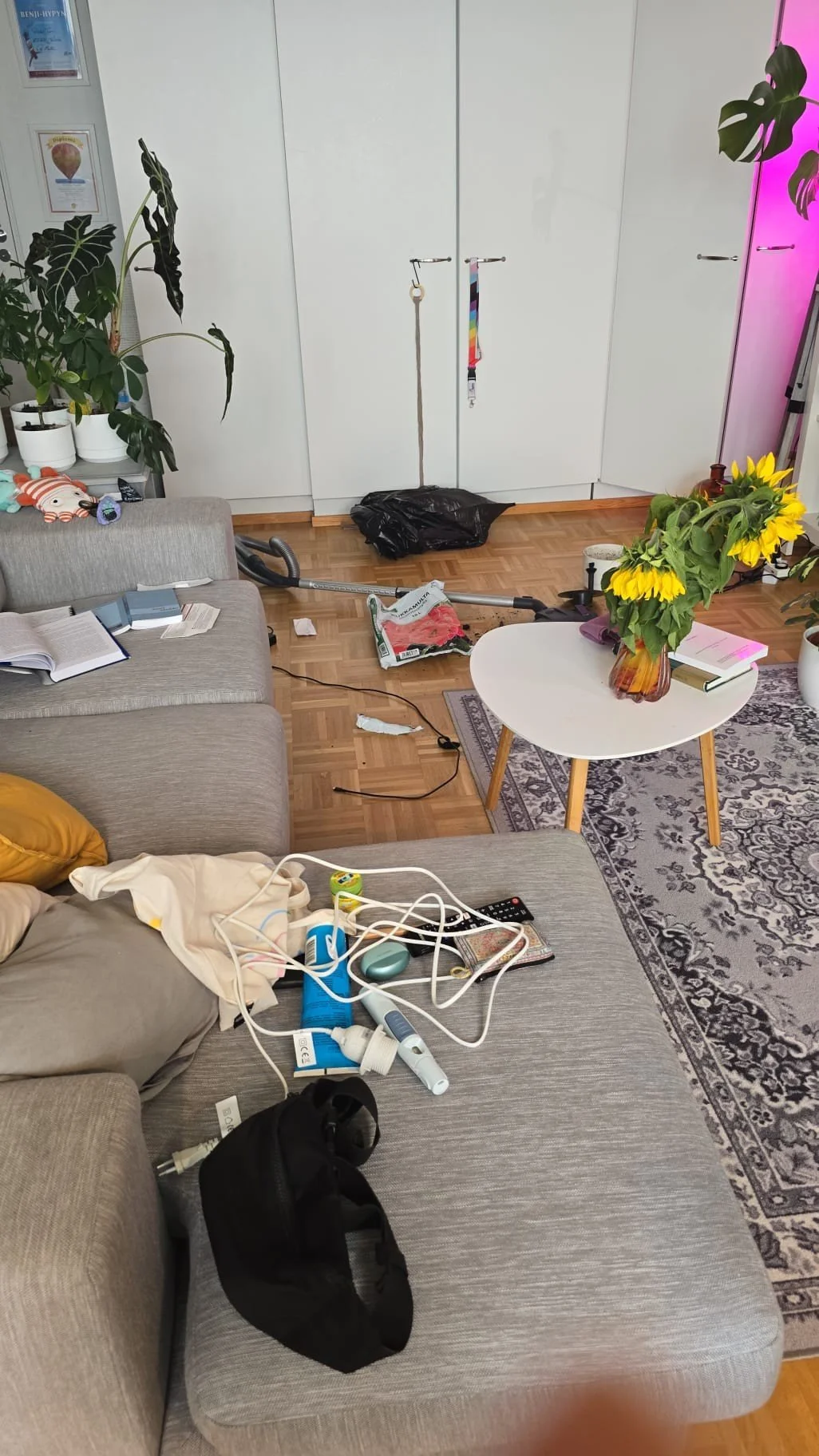 Nooooh, mitä tästä sanoisi. Monta projektia taas kesken.
