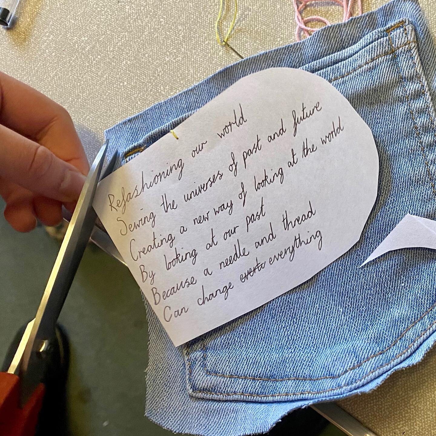 Looking forward to taking part in the @rethinkfashiondorchester panel discussion and Fashion Show at Dorset Museum tomorrow! Will be great to talk about the Fashioning Our World project at the event @dorsetmuseum 

Photo shows some inspiring words fr