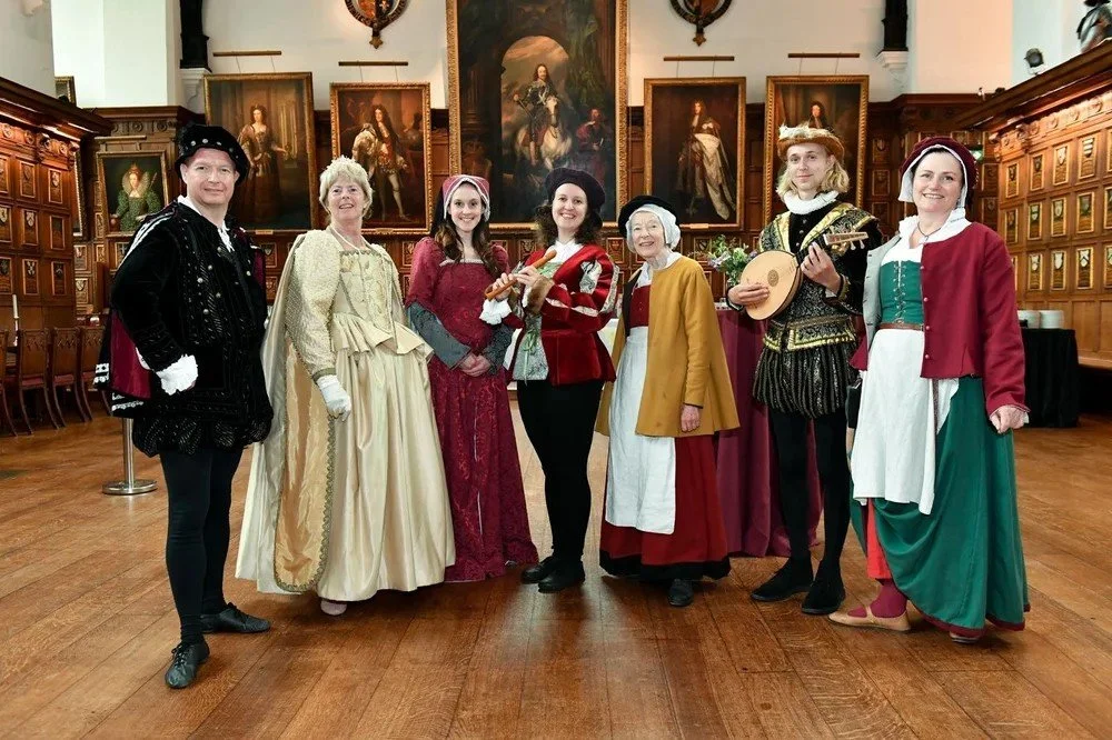 "An equally extraordinary and entertaining evening, which ended with an enthusiastic applause and an encore." Michael Caspar, Göttinger Tageblatt, Germany