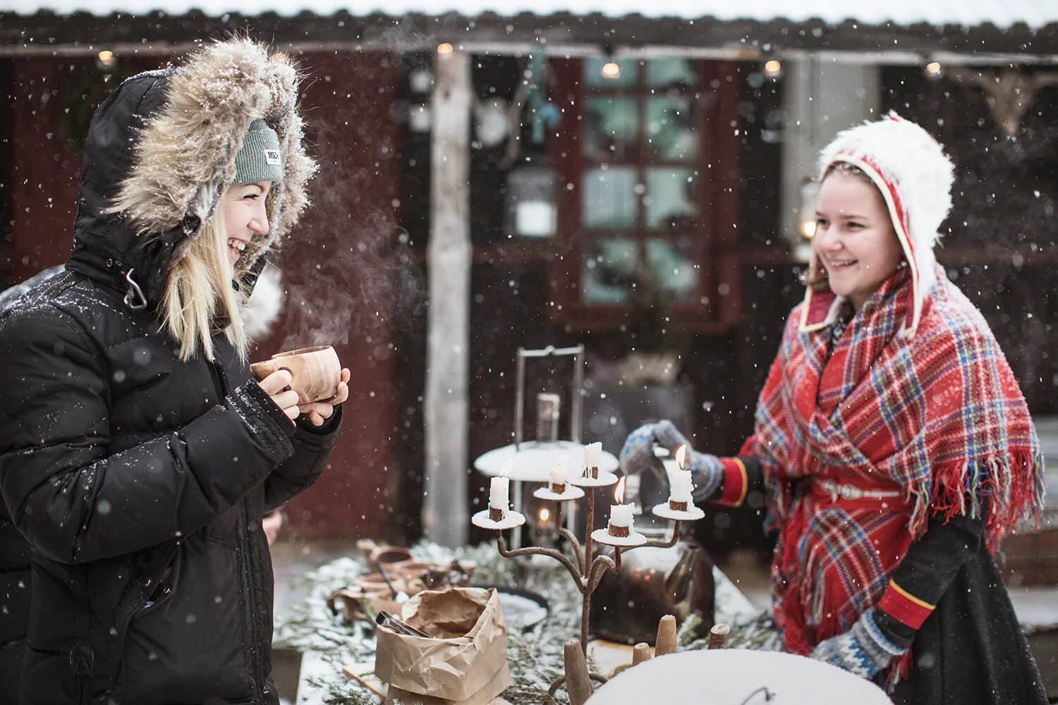 HuuvaHideaway_Frida_Maja_glogg_3N9A8042TINA STAFREN.jpg