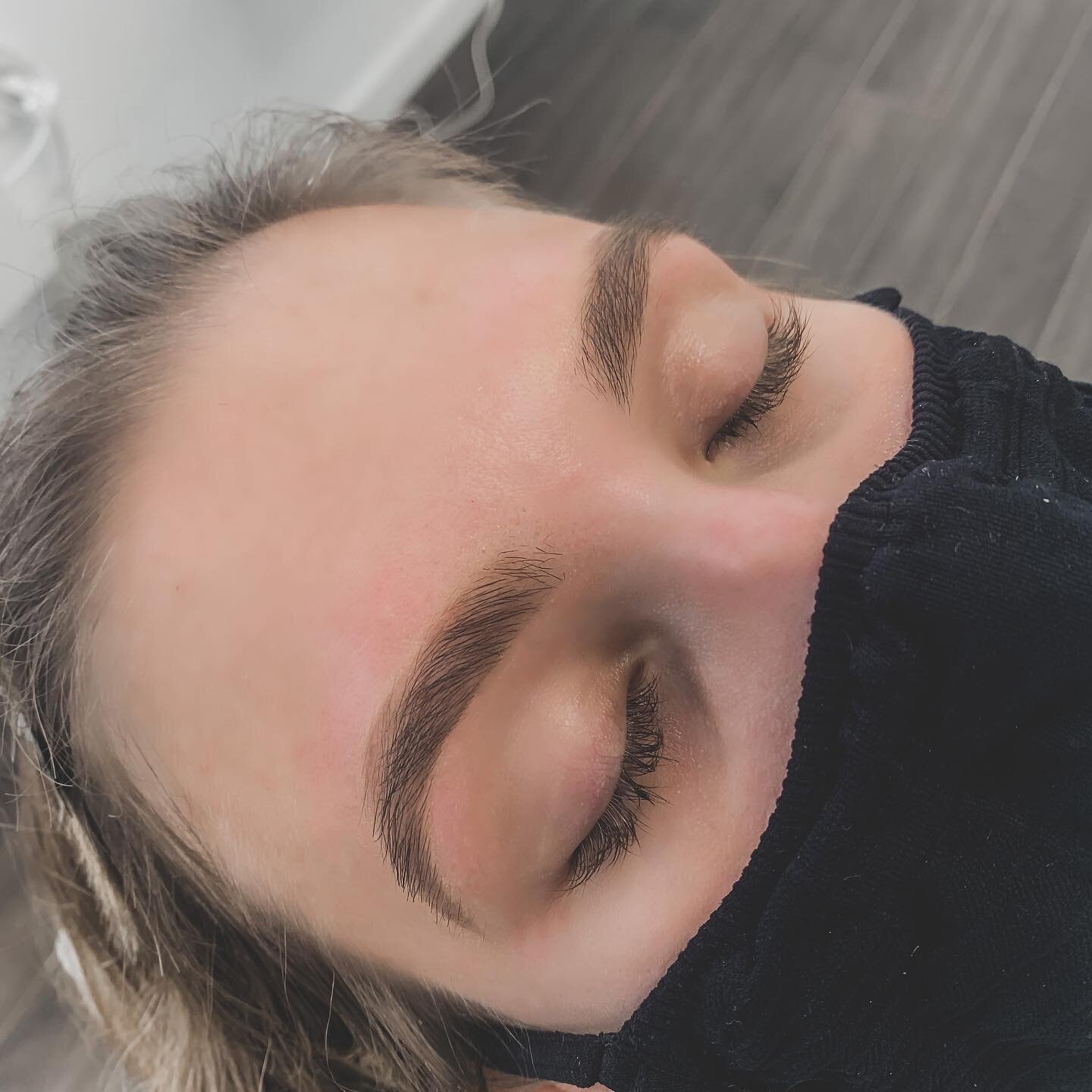 𝔹𝕣𝕠𝕨 𝕤𝕙𝕒𝕡𝕚𝕟𝕘 &amp; 𝕥𝕚𝕟𝕥𝕚𝕟𝕘
Book with me to get perfectly shaped brows
✨New clients receive $20 off first lash set|$10 off keratin|$5 off brow wax &amp; tint✨
.
.
Link in bio to book
Or you can contact me directly for appointments th