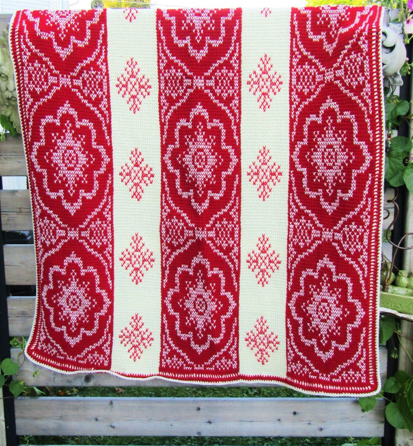 Cream Blanket Throw With Red Green Throw-Size Brick Red And Cream